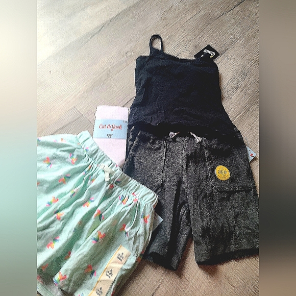 Target Other - NWT Size 6/7 yrs old 4 pc kids bundle for